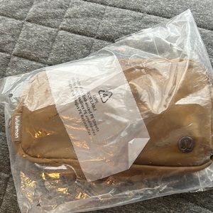 Lululemon Everywhere Belt Bag